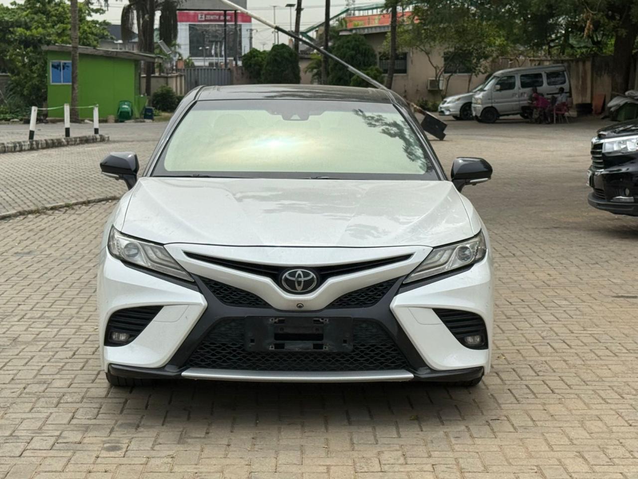 Drive in Style: 2019 Tokunbo Toyota Camry Luxury Edition Available in Ikeja, Lagos (Call 08127139752)