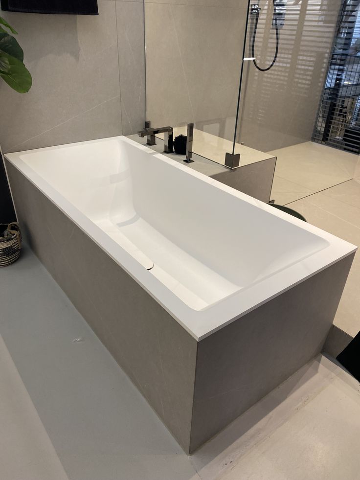 Luxurious Bath hub