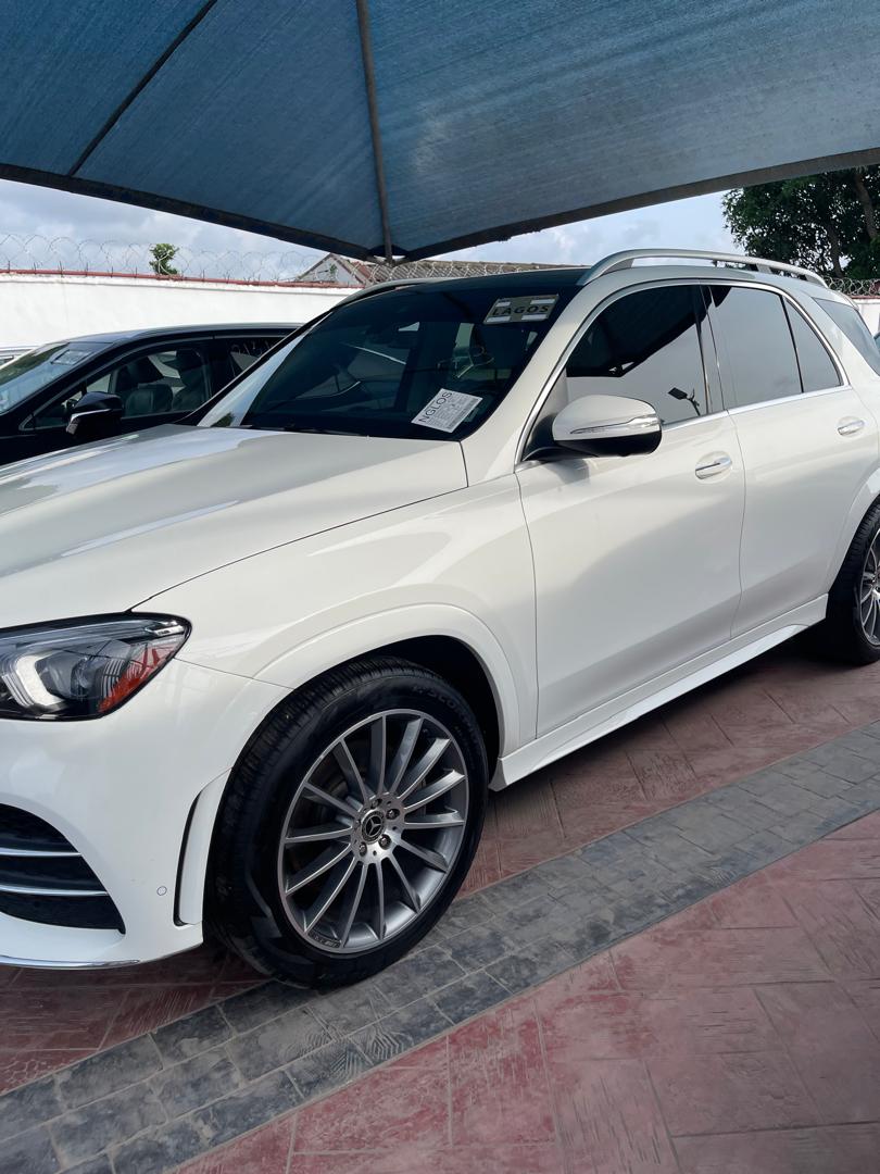 Experience Premium Driving with the Tokunbo 2021 Mercedes GLE 450 - call 08024052880