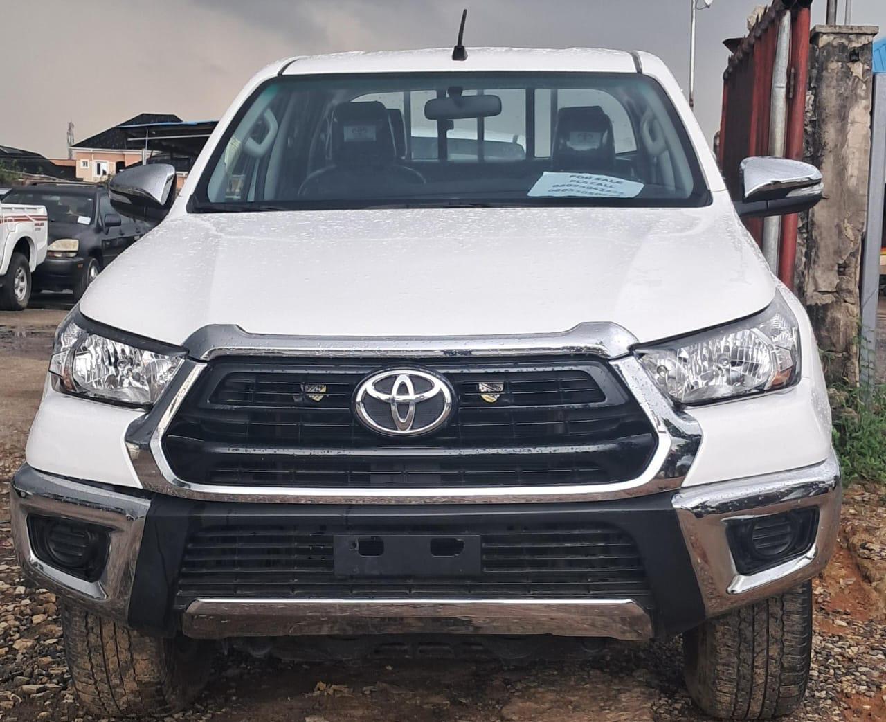 2023 Toyota Hilux SR5 4X4 Automatic – Bought Brand New (Call 07036496557)