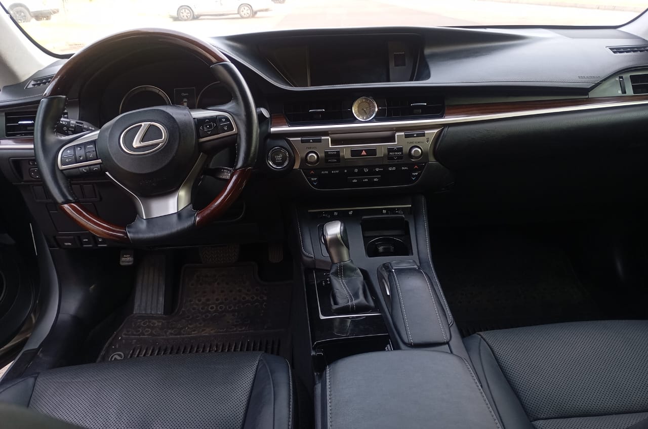 Distress Sale: Foreign Used 2017 Lexus ES350 for Sale - Call 08106532260