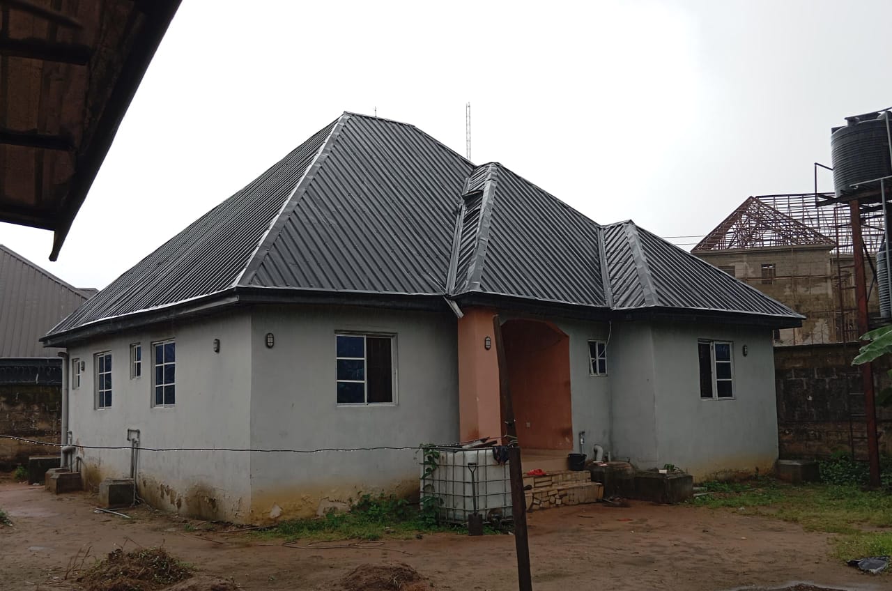 4 Bedroom Bungalow on 5 Plots for Sale in Aba – Call 07032947592