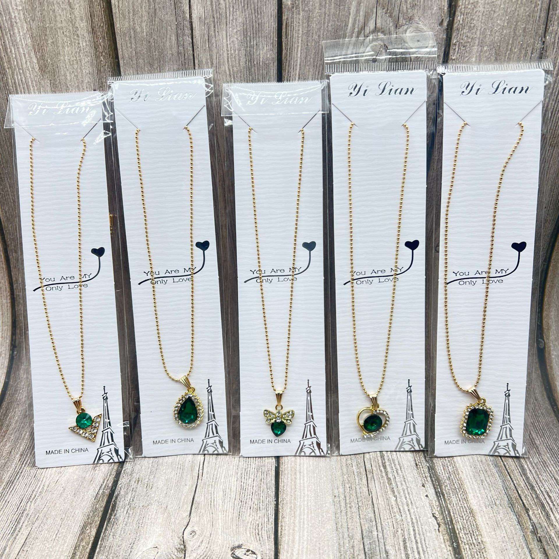 Elegant Emerald Green Gemstone Pendant Gold Chain Necklaces