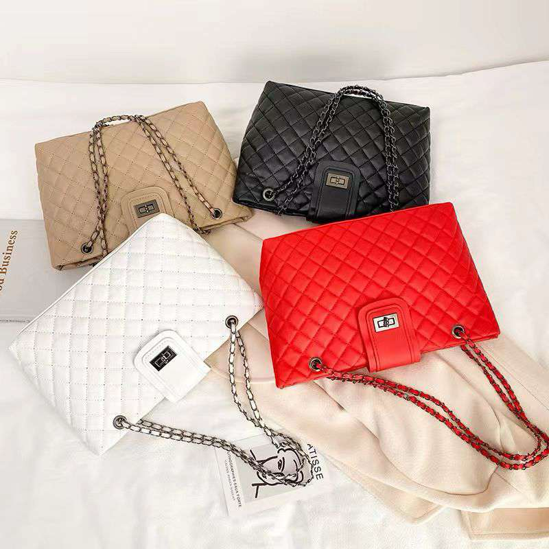 Luxury Quilted Chain Shoulder Bags – Elegant & Trendy