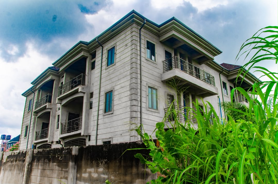 90% Completed 12 Flat Residential Building – ₦250M Negotiable (Call 08165835579)