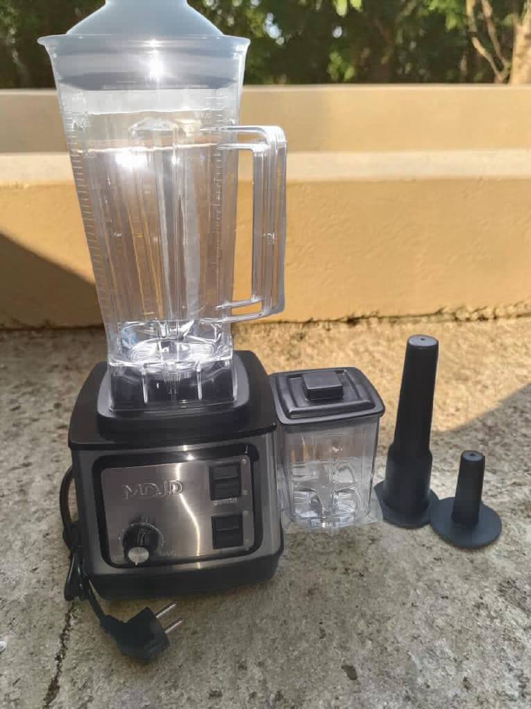 High-Performance Multifunction Blender with Extra Accessories
